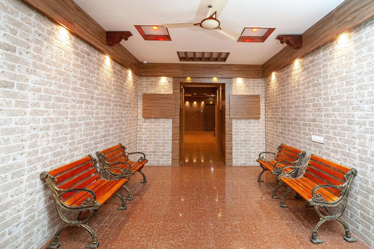 Oyo 29859 Rds Guest House Ambur Exteriör bild